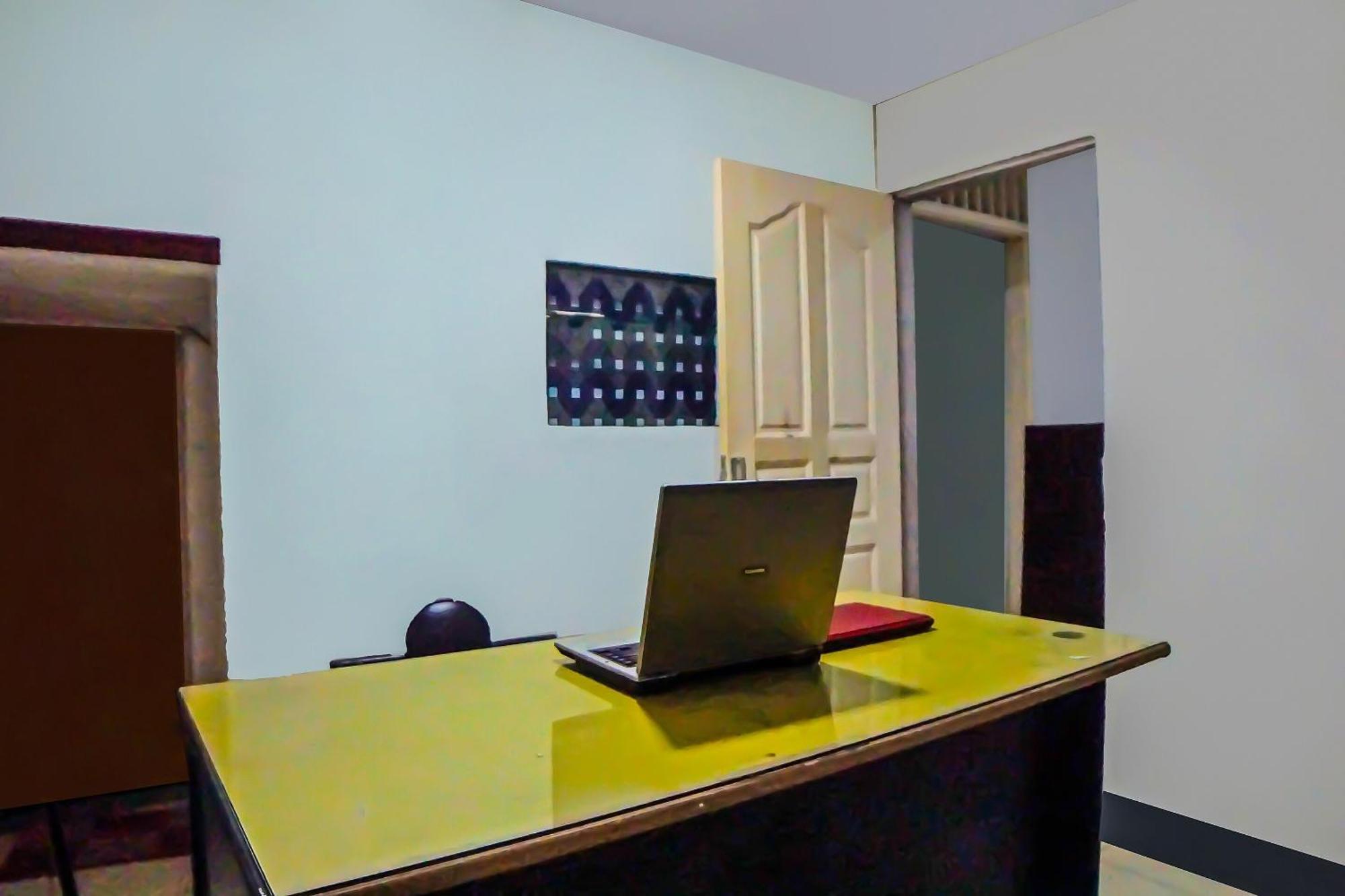 Oyo 92235 Guesthouse Rantang Medan Zewnętrze zdjęcie