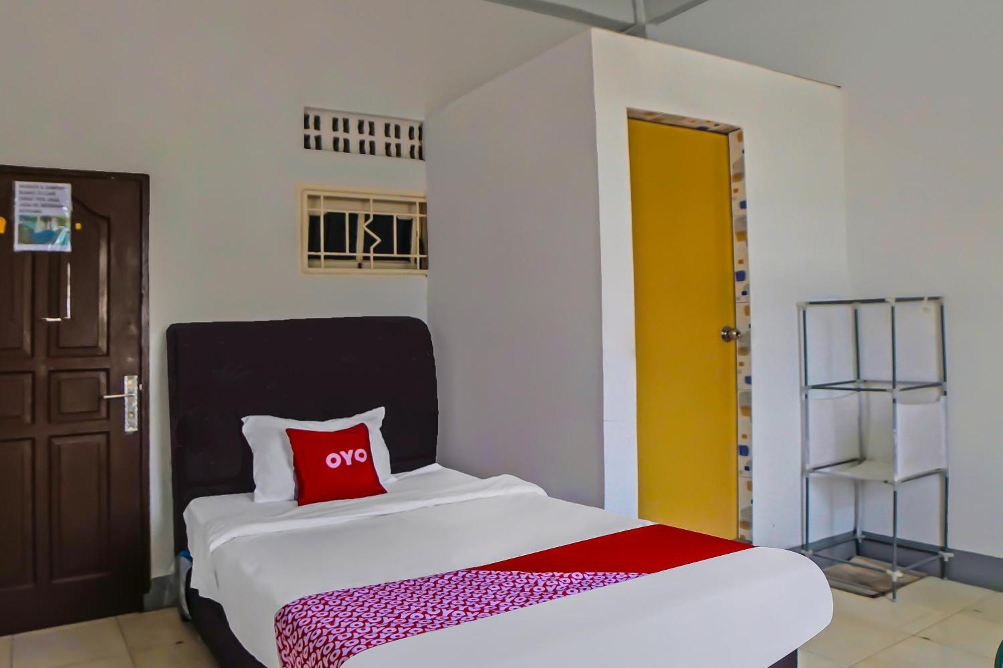 Oyo 92235 Guesthouse Rantang Medan Zewnętrze zdjęcie